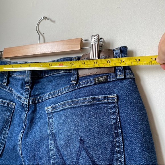 Wrangler Men's Blue Jeans Relaxed Fit 34x32 - Picture 9 of 10